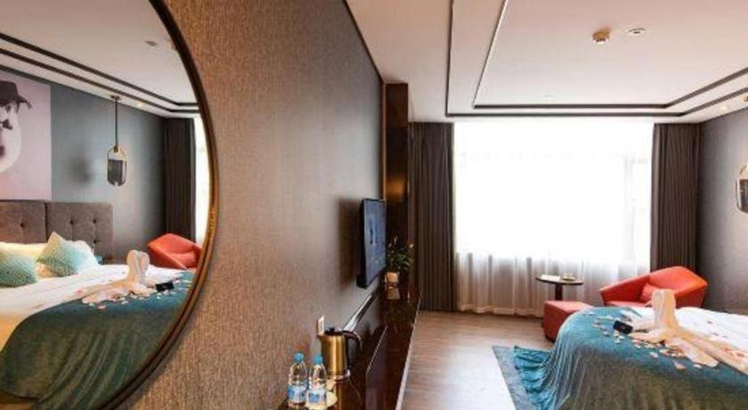 Xana Hotelle-Hotel Luzhou Baizitu Square Exteriér fotografie